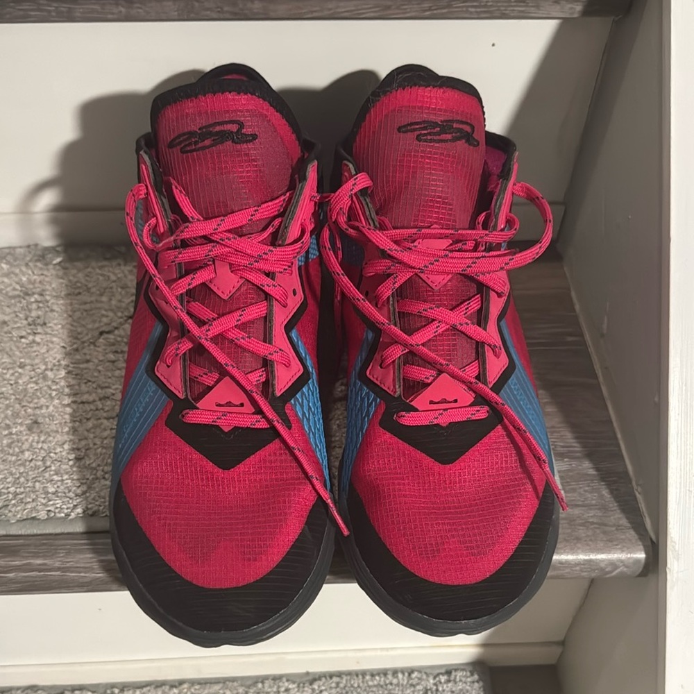 Nike Lebron XVIII 18 Low Fireberry Neon Nights CV7562 600 Basketball Shoe 9.5